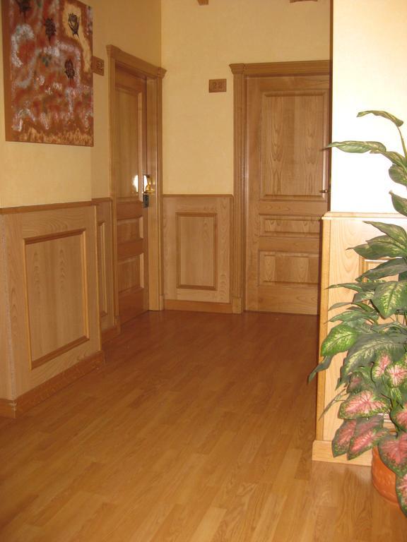 Puerta Del Sol Hotel ซิวดัด-โรดรีโก ภายนอก รูปภาพ