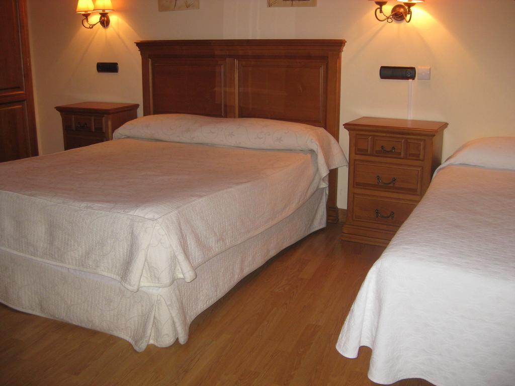 Puerta Del Sol Hotel ซิวดัด-โรดรีโก ภายนอก รูปภาพ